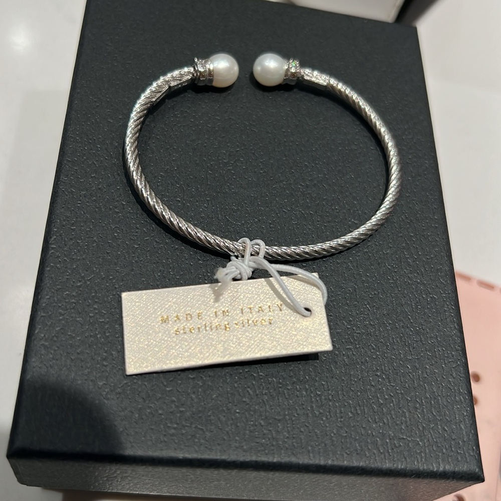 Sterling, silver and pearl bracelet with Crystal diamonds. Beautiful. - Picture 7 of 12